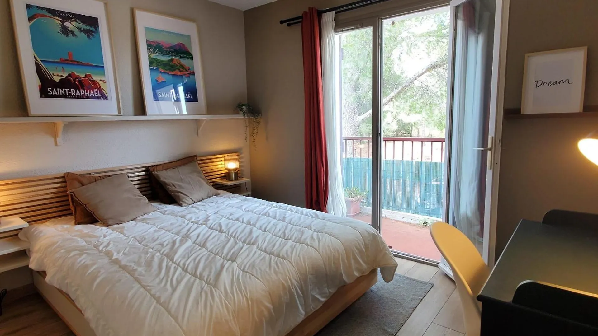 Apartment Lumineux Appartement Avec Vue Sur Mer Saint-Raphael