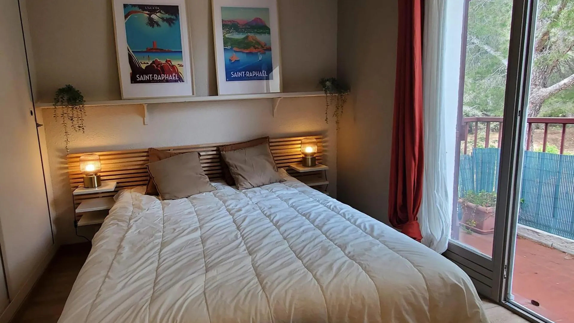 Lumineux Appartement Avec Vue Sur Mer Saint-Raphael  France