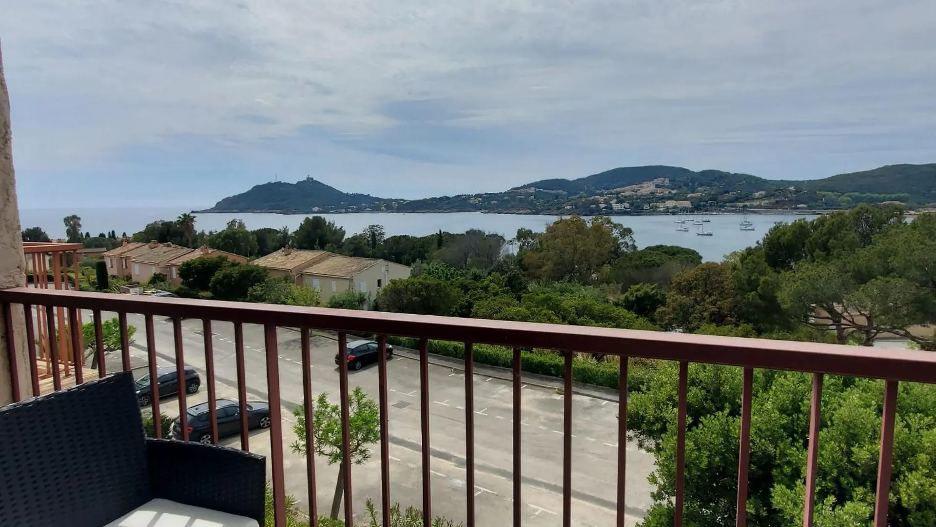 Apartment Lumineux Appartement Avec Vue Sur Mer Saint-Raphael  France